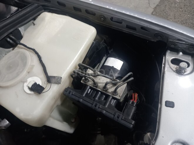 Mercedes C 220 2000, 230,417 km - 2.2 l - Yevlax