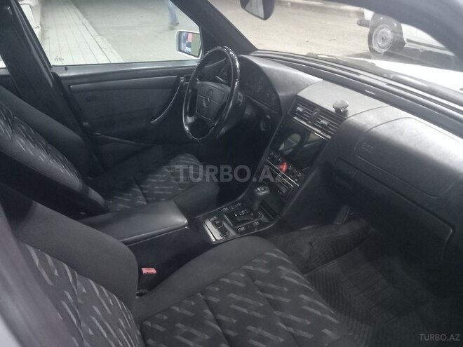 Mercedes C 220 2000, 230,417 km - 2.2 l - Yevlax