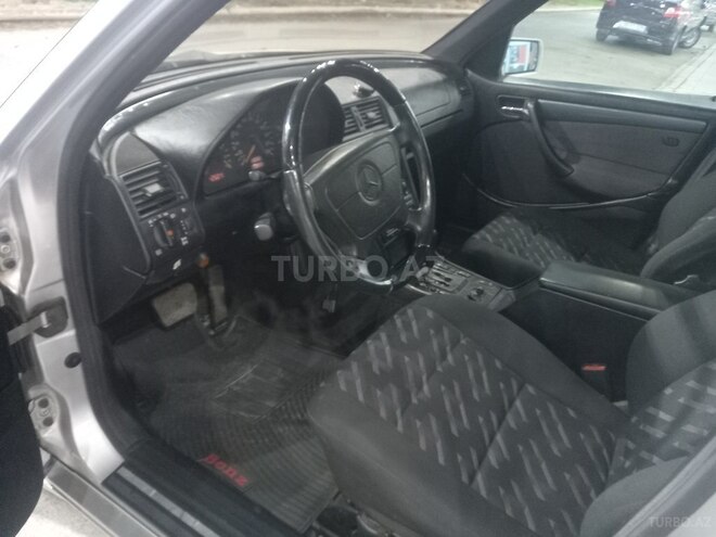 Mercedes C 220 2000, 230,417 km - 2.2 l - Yevlax