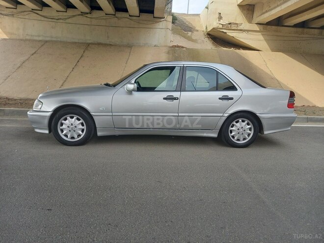 Mercedes C 220 2000, 230,417 km - 2.2 l - Yevlax