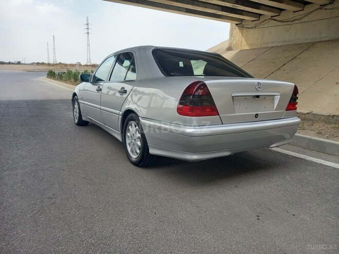 Mercedes C 220 2000, 230,417 km - 2.2 l - Yevlax