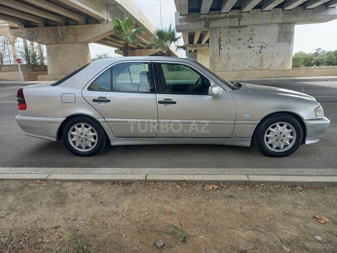 Mercedes C 220 2000, 230,417 km - 2.2 l - Yevlax
