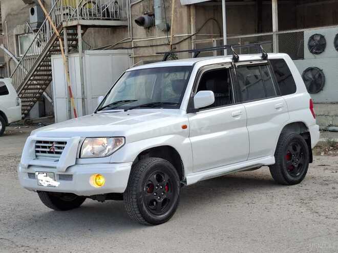 Mitsubishi Pajero io 2002, 284,645 km - 1.8 l - Bakı
