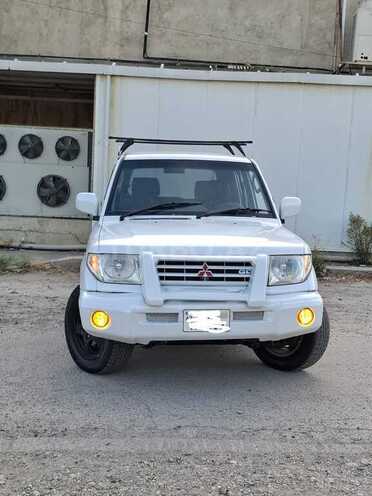Mitsubishi Pajero io 2002, 284,645 km - 1.8 l - Bakı