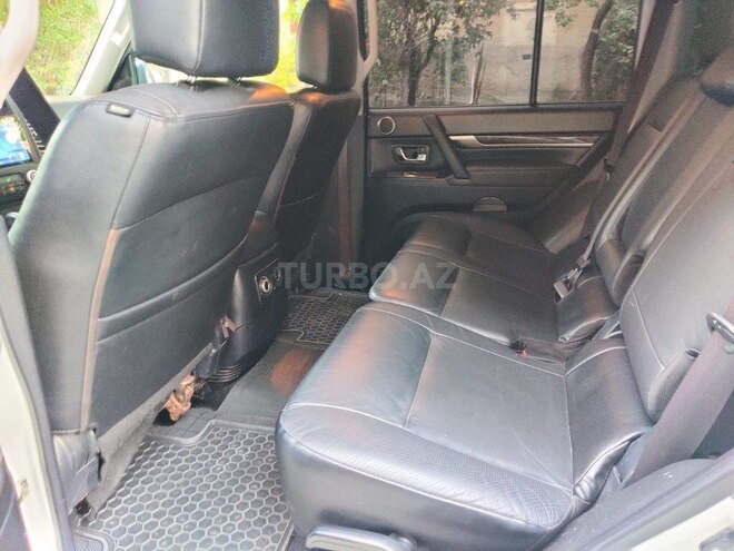 Mitsubishi Pajero 2011, 240,000 km - 3.5 л - Bakı