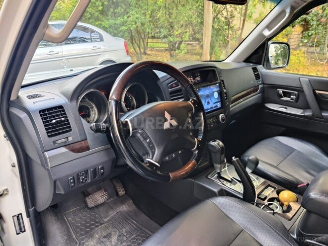 Mitsubishi Pajero 2011, 240,000 km - 3.5 л - Bakı