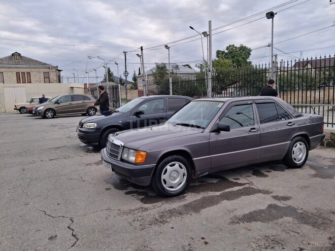 Mercedes 190 1992, 338,000 km - 1.8 l - Qusar