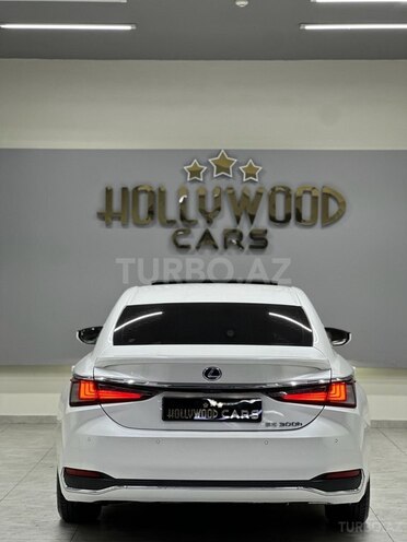 Lexus ES 300h 2019, 94,000 km - 2.5 l - Bakı