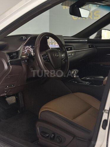 Lexus ES 300h 2019, 94,000 km - 2.5 l - Bakı