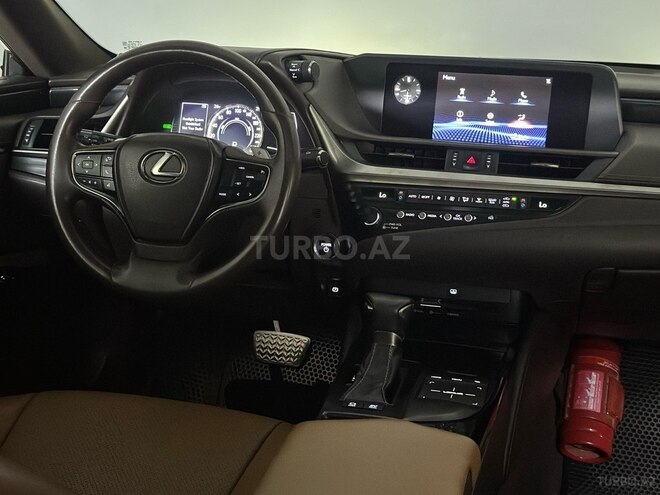 Lexus ES 300h 2019, 94,000 km - 2.5 l - Bakı