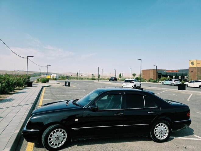 Mercedes E 320 1998, 298,000 km - 3.2 l - Bakı