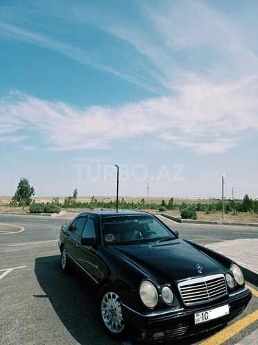Mercedes E 320 1998, 298,000 km - 3.2 l - Bakı