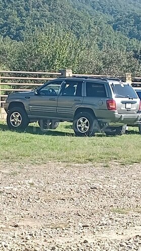 Jeep Grand Cherokee 2002, 32,000 km - 4.7 l - Qusar