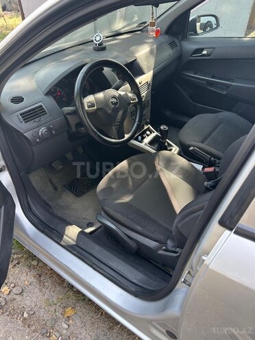 Opel Astra 2007, 331,000 km - 1.3 l - 