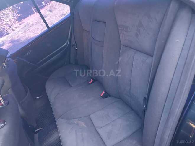 Mercedes E 200 1998, 520,000 km - 2.0 l - Qax