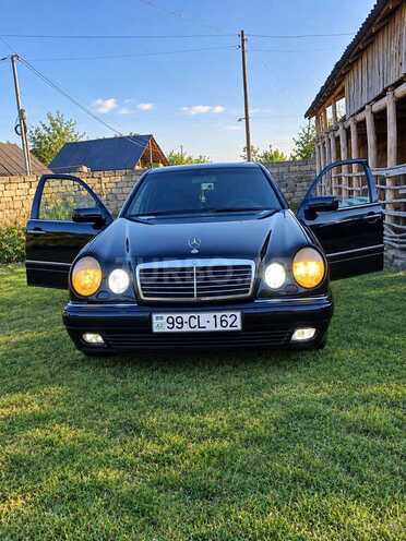 Mercedes E 200 1998, 520,000 km - 2.0 l - Qax
