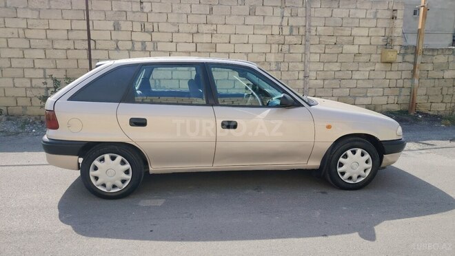 Opel Astra 1996, 432,000 km - 1.6 l - Sumqayıt