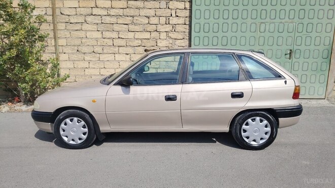 Opel Astra 1996, 432,000 km - 1.6 l - Sumqayıt