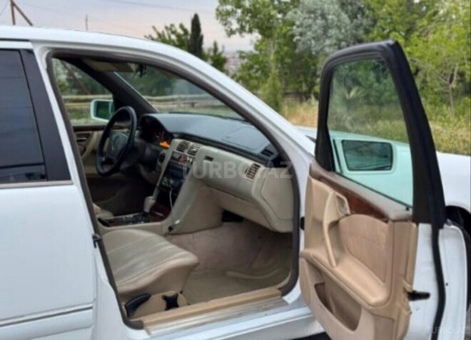 Mercedes E 230 1995, 455,000 km - 2.3 l - Bakı