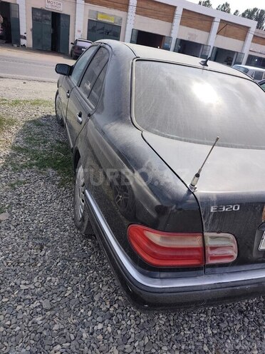 Mercedes E 320 1995, 320,000 km - 3.2 l - Xaçmaz