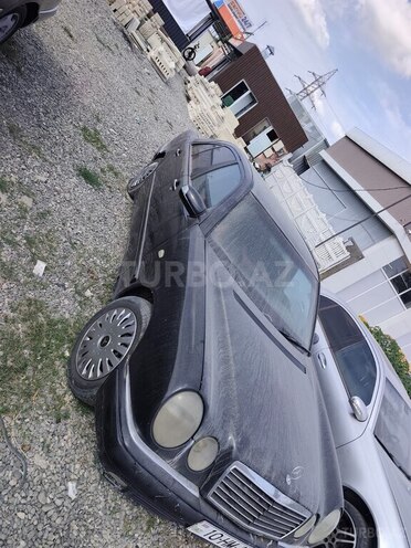 Mercedes E 320 1995, 320,000 km - 3.2 l - Xaçmaz