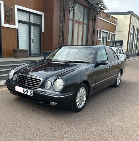 Mercedes E 240 2001, 331,000 km - 2.4 l - Şəmkir