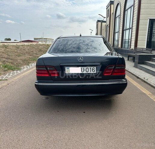 Mercedes E 240 2001, 331,000 km - 2.4 l - Şəmkir