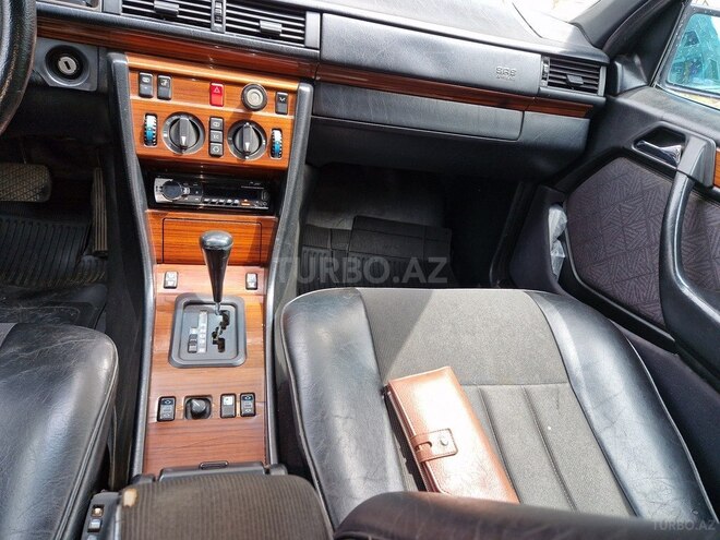 Mercedes 220 E 1995, 443,353 km - 2.2 l - Bakı