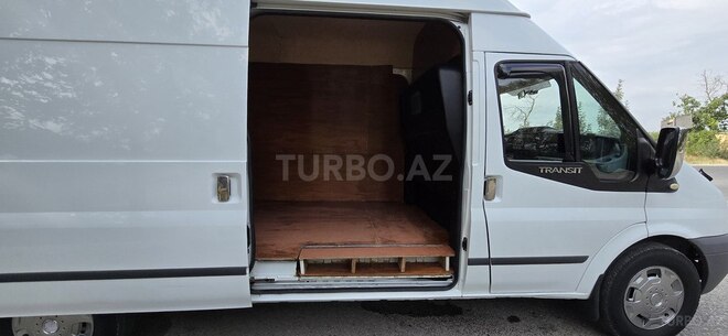 Ford Transit 2010, 167,000 km - 2.4 л - Quba