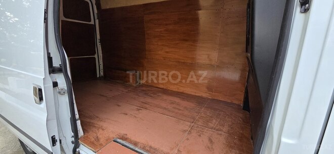 Ford Transit 2010, 167,000 km - 2.4 л - Quba