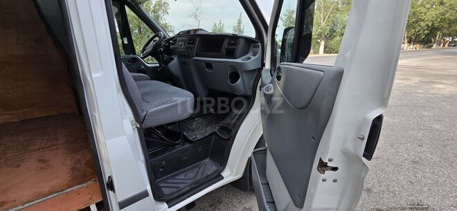 Ford Transit 2010, 167,000 km - 2.4 л - Quba