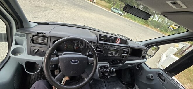 Ford Transit 2010, 167,000 km - 2.4 л - Quba