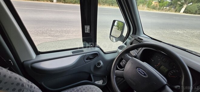 Ford Transit 2010, 167,000 km - 2.4 л - Quba