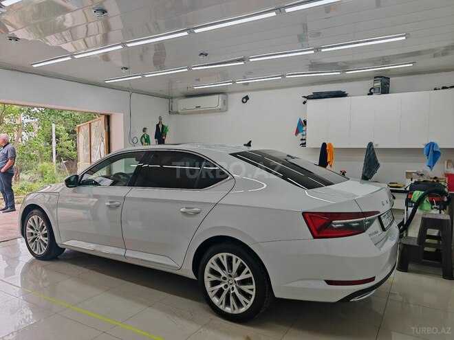 Skoda Superb 2022, 110,000 km - 2.0 л - Bakı