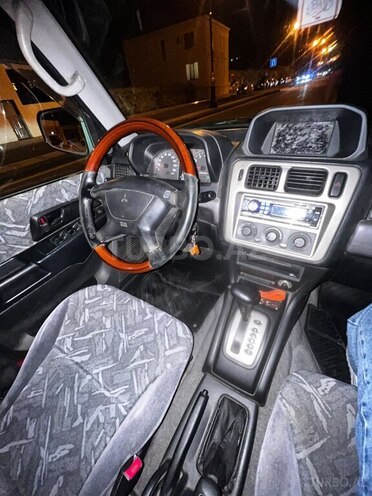 Mitsubishi Pajero io 1999, 351,000 km - 1.8 л - Bakı