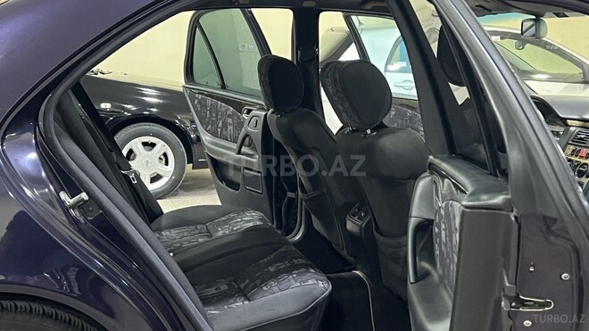 Mercedes E 220 1998, 285,000 km - 2.2 l - Sumqayıt