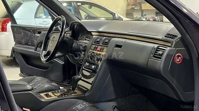 Mercedes E 220 1998, 285,000 km - 2.2 l - Sumqayıt