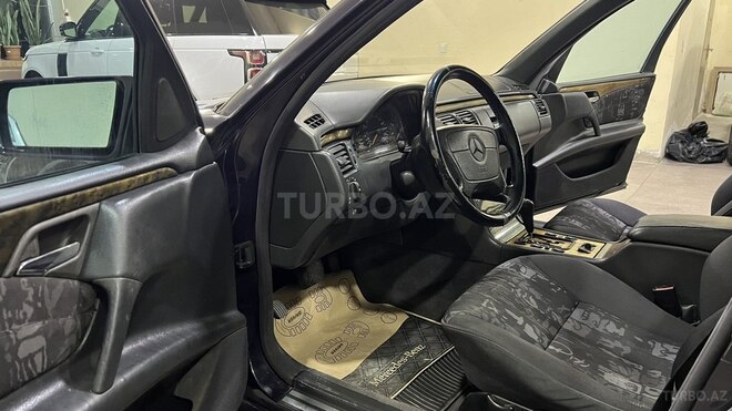 Mercedes E 220 1998, 285,000 km - 2.2 l - Sumqayıt