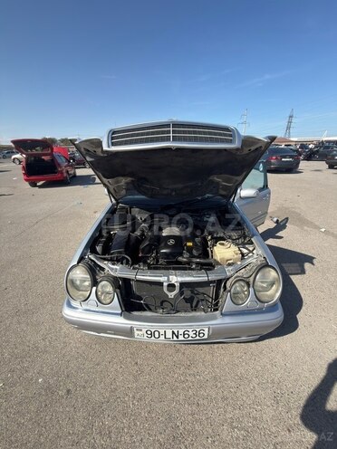 Mercedes E 240 1999, 337,000 km - 2.4 l - Bakı