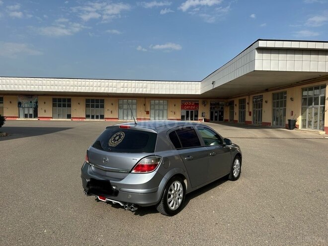 Opel Astra 2009, 270,000 km - 1.4 l - Şəki