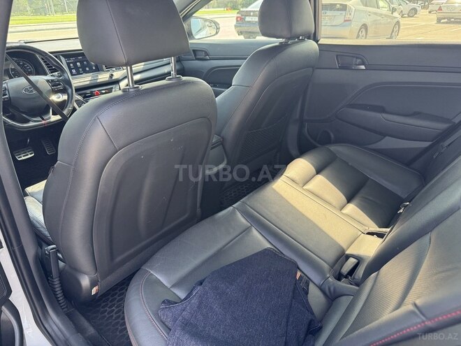 Hyundai Elantra 2018, 123,500 km - 1.6 l - Bakı