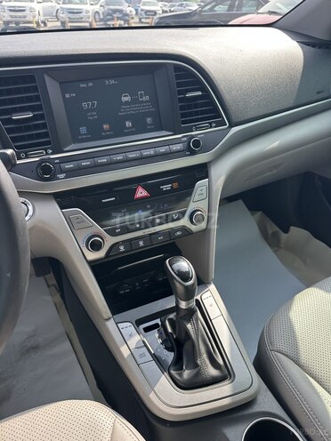 Hyundai Elantra 2017, 132,795 km - 2.0 л - Bakı