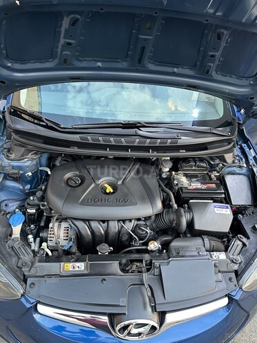 Hyundai Elantra 2015, 180,000 km - 1.8 л - Bakı