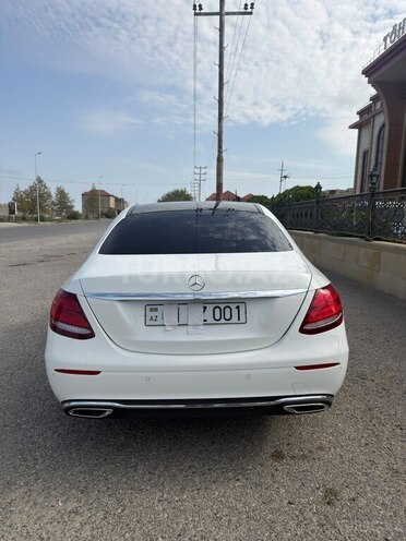 Mercedes E 220 d 2017, 249,500 km - 2.0 l - Bakı