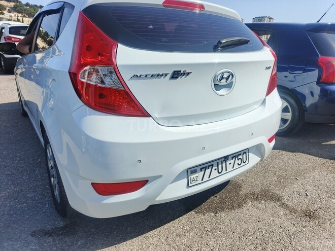 Hyundai Accent 2015, 130,000 km - 1.6 l - Bakı