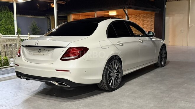Mercedes E 300 4MATIC 2017, 213,000 km - 2.0 l - Gəncə