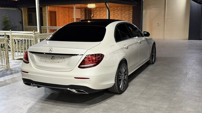 Mercedes E 300 4MATIC 2017, 213,000 km - 2.0 l - Gəncə