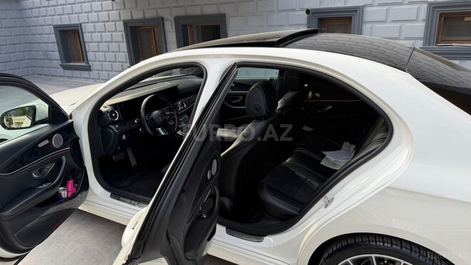 Mercedes E 300 4MATIC 2017, 213,000 km - 2.0 l - Gəncə