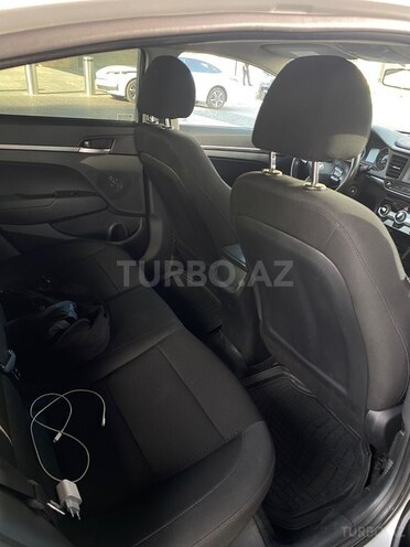 Hyundai Elantra 2019, 174,894 km - 2.0 l - Bakı
