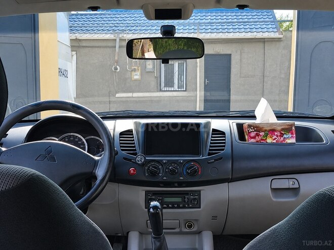 Mitsubishi L200 2010, 228,000 km - 2.5 l - Bakı